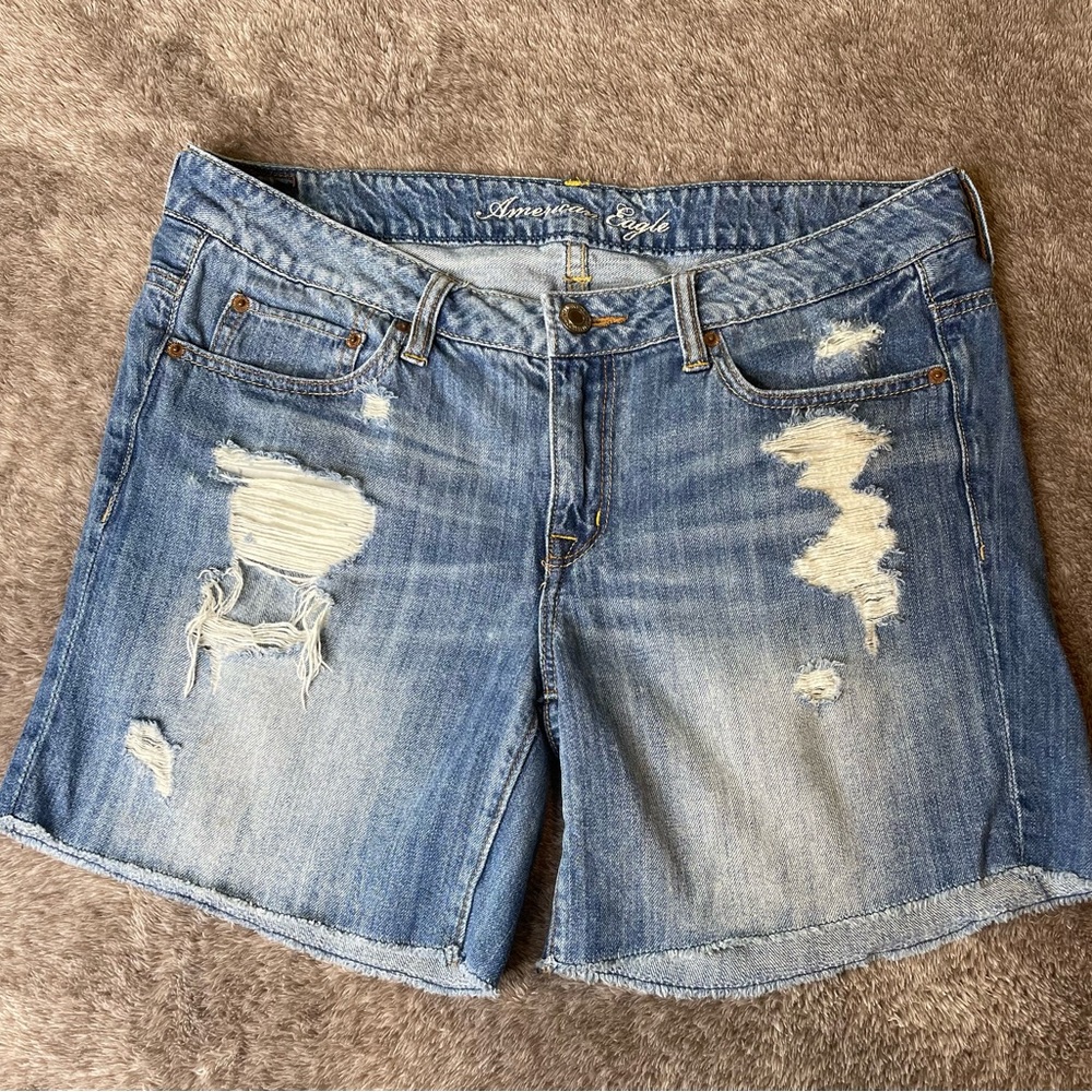 American Eagle Women’s Distressed Shorts Size 10.